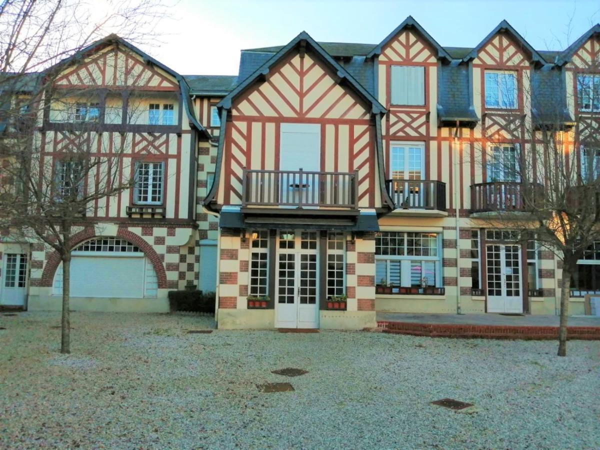 Le Petit Cabourg De La Cour Normande Studio Coeur De Ville -1 A 2 Personness Dış mekan fotoğraf